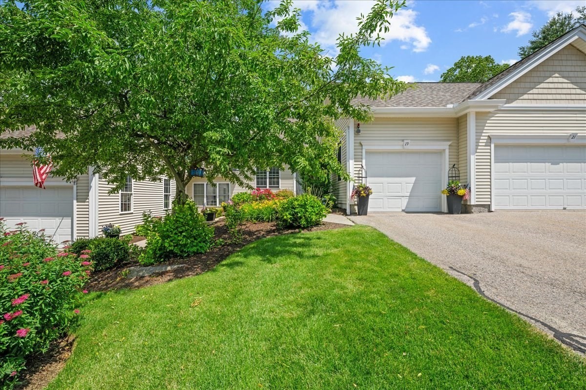 19 Cortland Grove Dr Unit 19, Shrewsbury, MA 01545