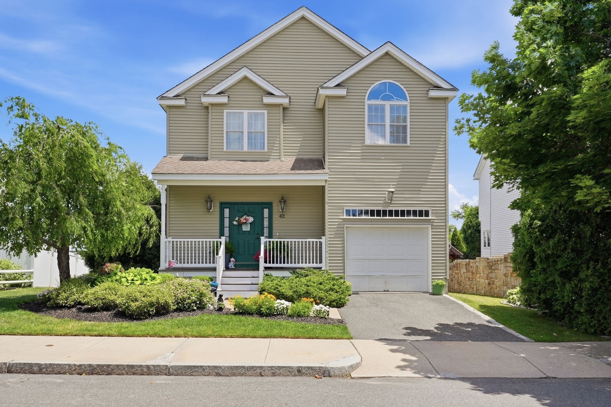42 Jennifer Ln, Malden, MA 02149