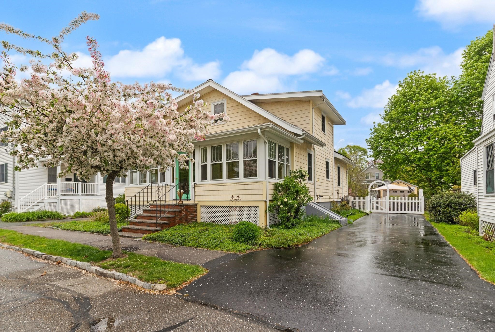 6 Gardner St, Beverly, MA 01915