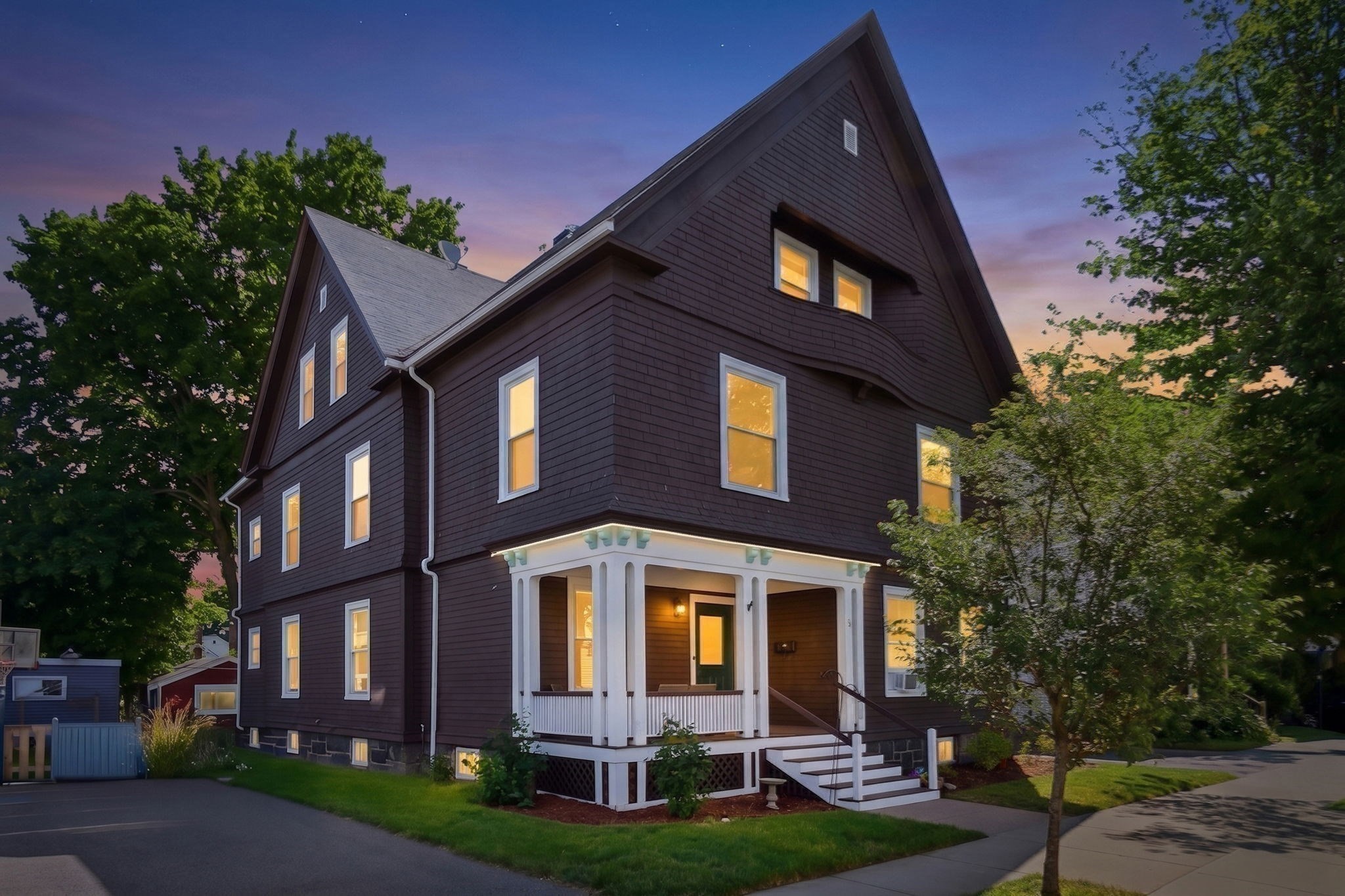 32 Ocean St, Beverly, MA 01915