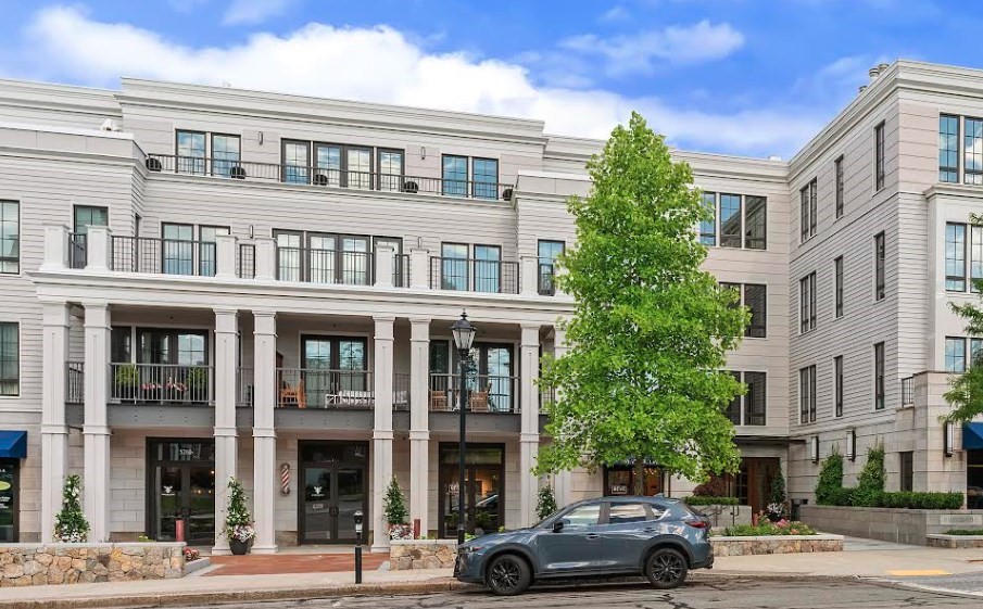 580 Washington Street Unit 104, Wellesley, MA 02482