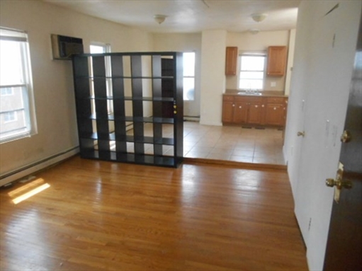 14 Arlington, Apt 3