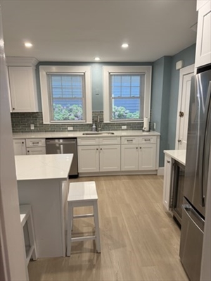 18 Fairfax Rd, Apt 1