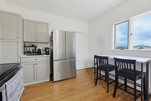 87 Broad St, Apt 3