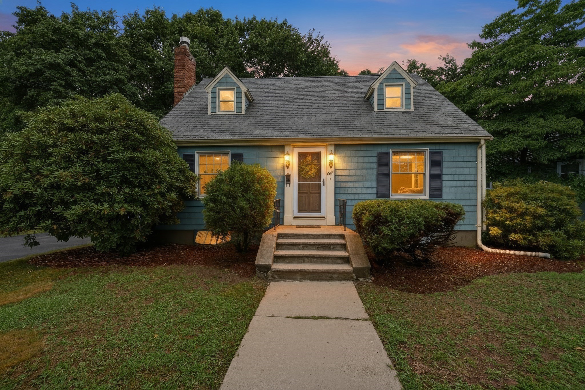8 Brackett Ave, Stoneham, MA 02180