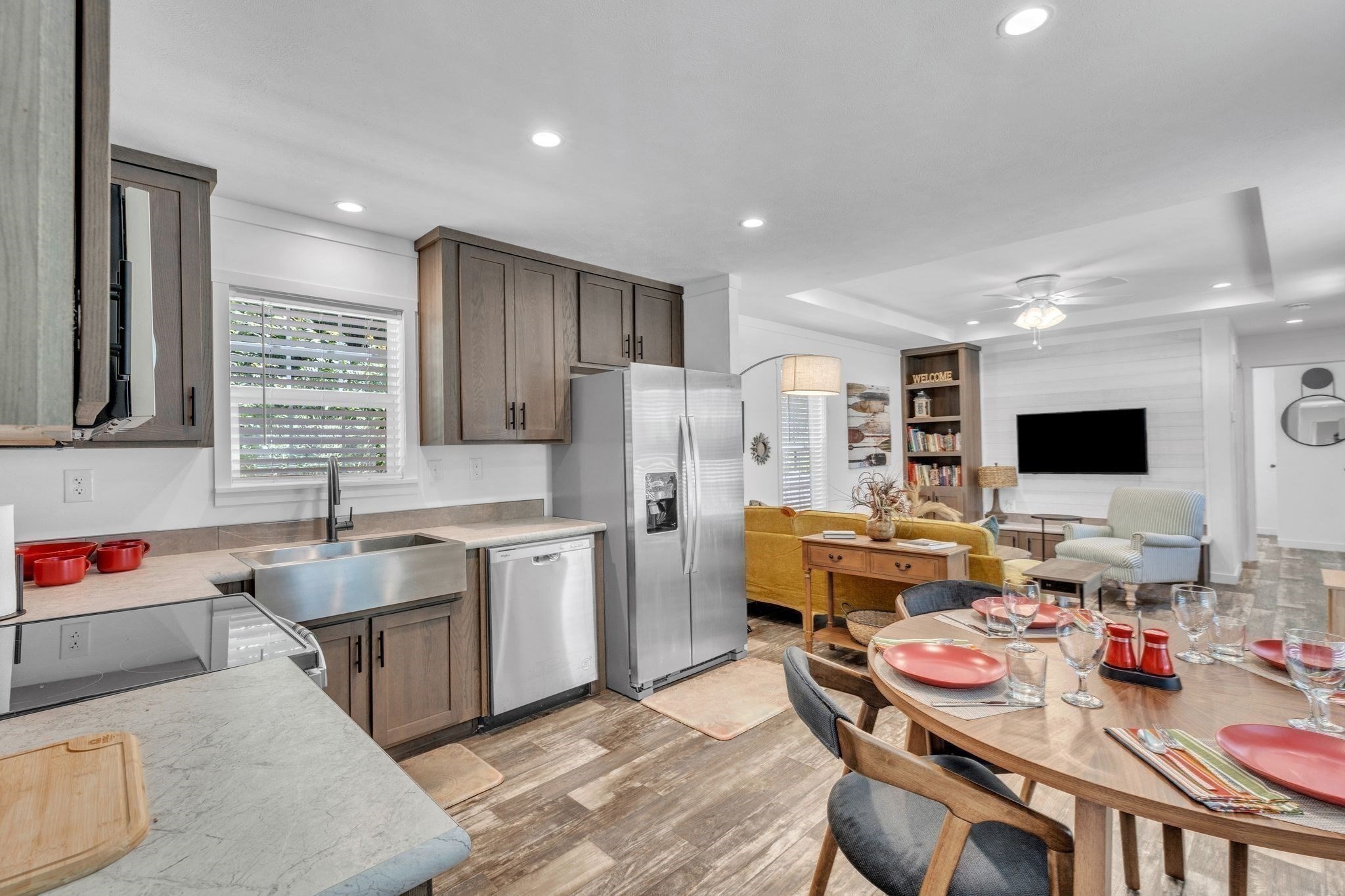 2 Fourth Ave., Ware, MA 01082