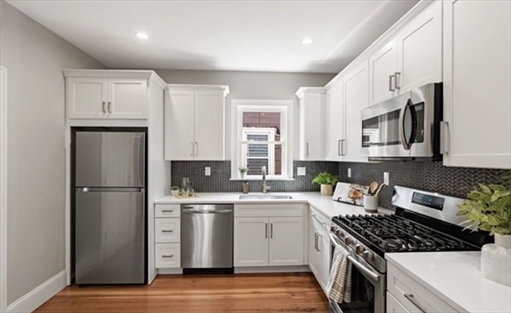 17 Van Winkle Street, Apt 3