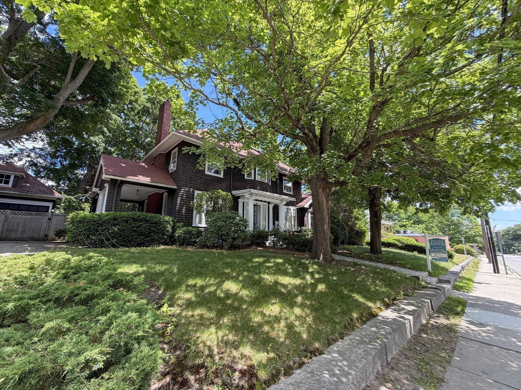 213 Harris Ave, Woonsocket, RI 02895