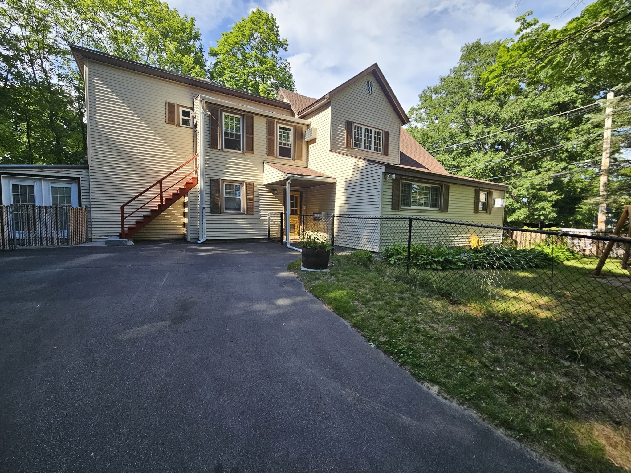 90 Alvarado, Worcester, MA 01604