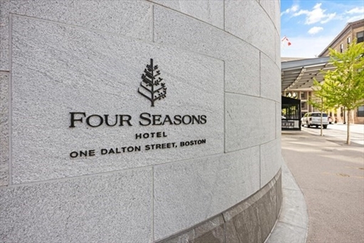 1 Dalton, Apt 2804