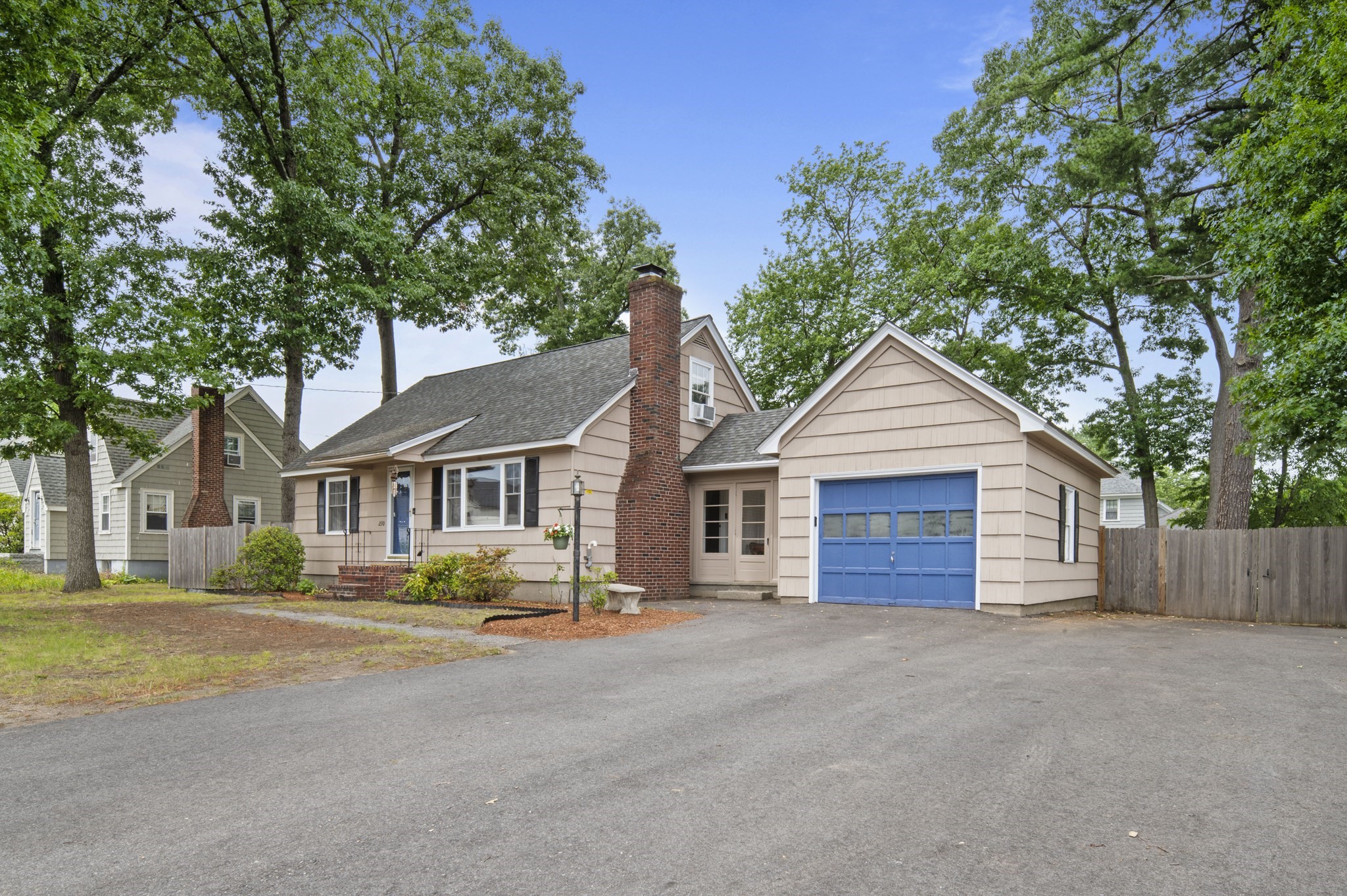 230 Chelmsford St, Chelmsford, MA 01824