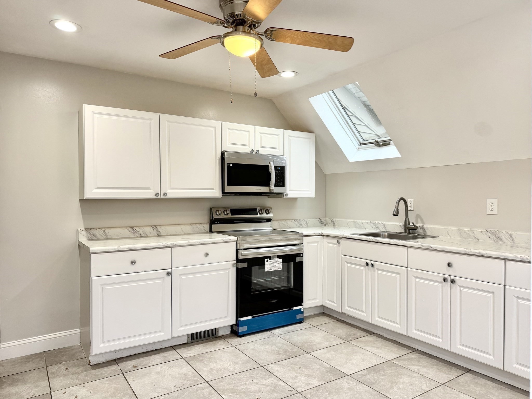 31 Hollingsworth St, Lynn, MA 01902 - Image 6