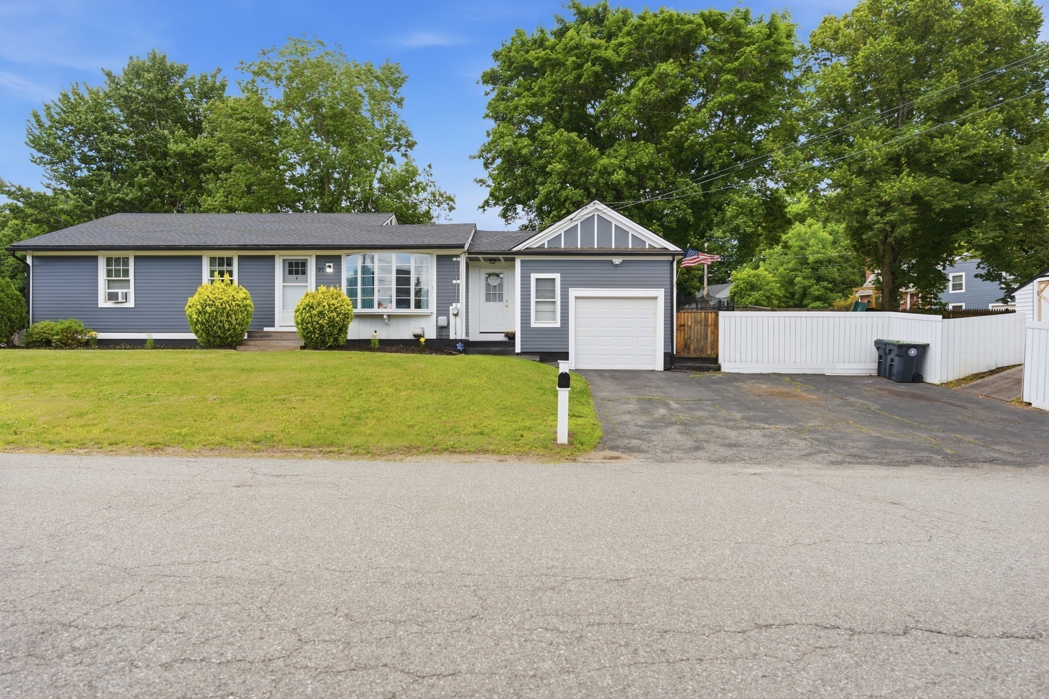 91 Bunkerhill Pkwy, West Boylston, MA 01583