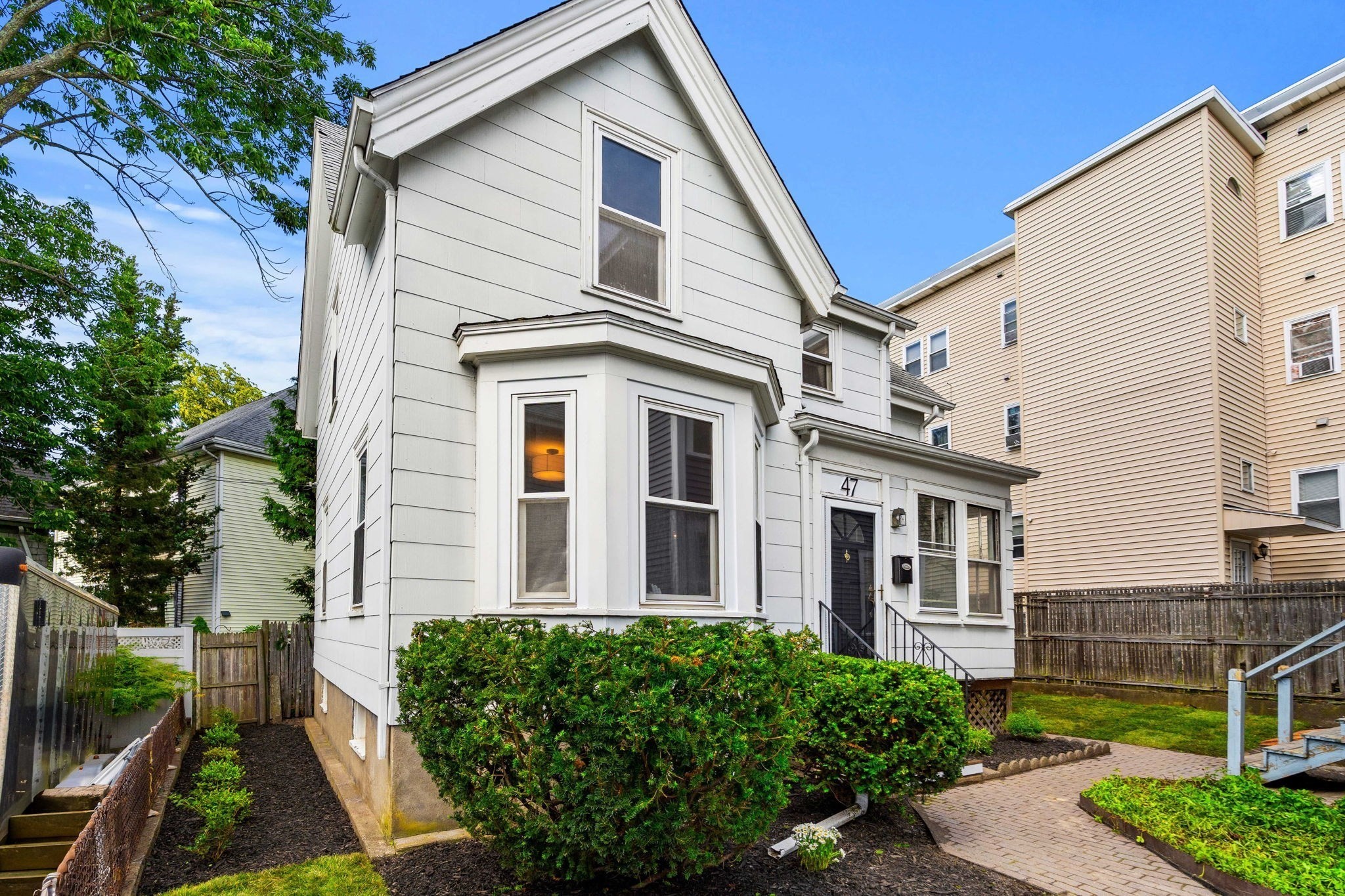 47 Elliott St, Beverly, MA 01915