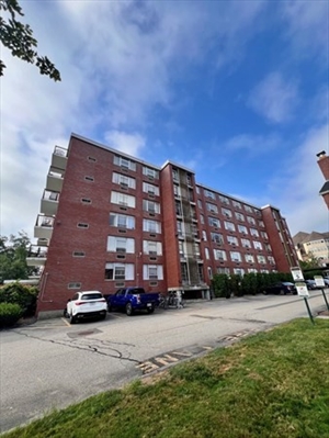 20 Hammond Pond Parkway, Apt 607