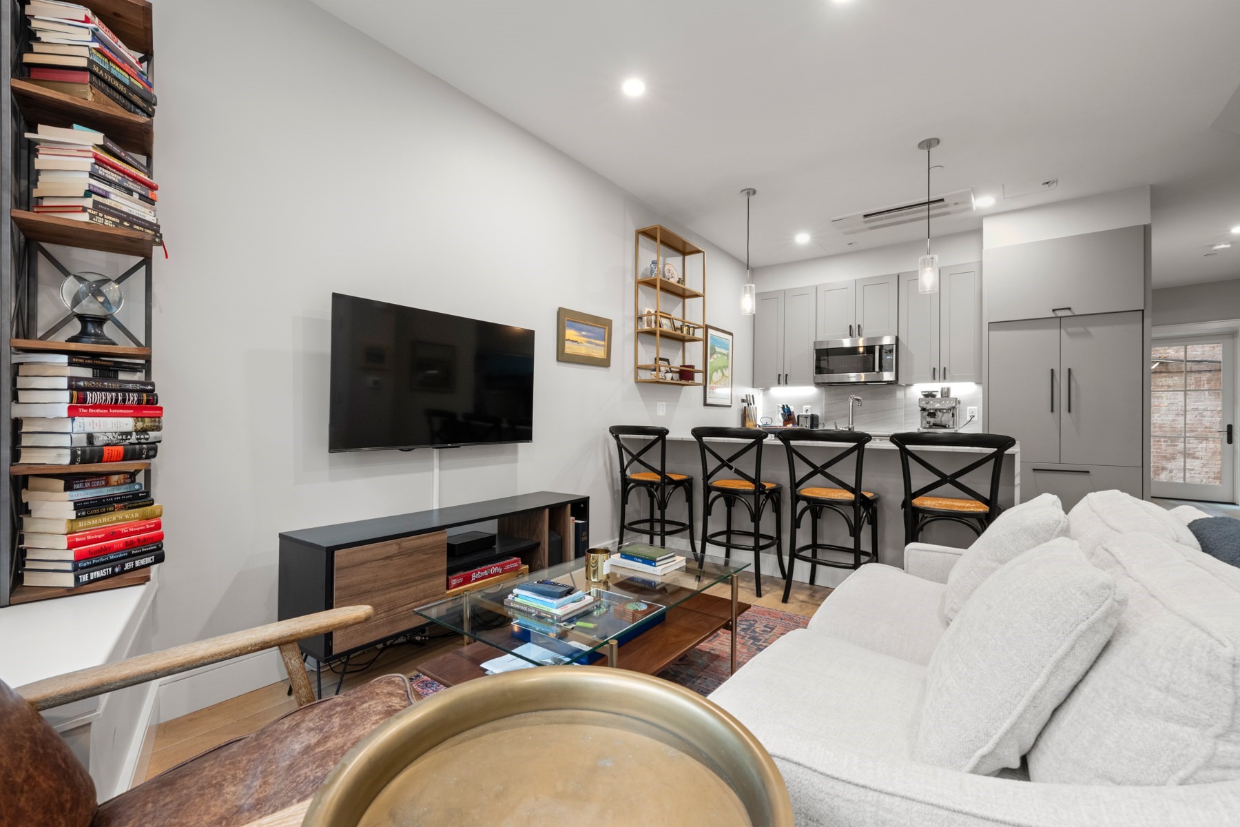 471 Hanover St Unit 2, North End, Boston, MA 02113