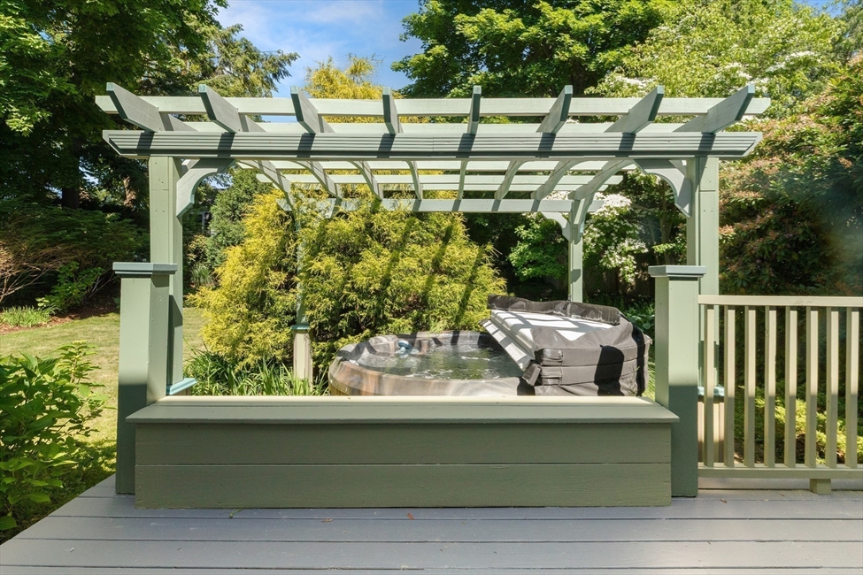 94 Lovett St, Beverly, MA Image 37