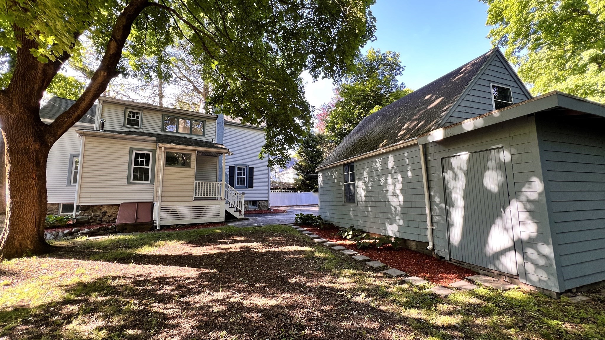 6 Oakland Circle, Wellesley, MA 02481