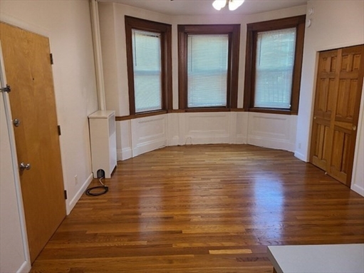 907 Beacon Street, Apt 3