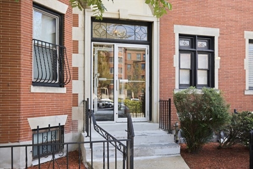 907 Beacon Street, Apt 4