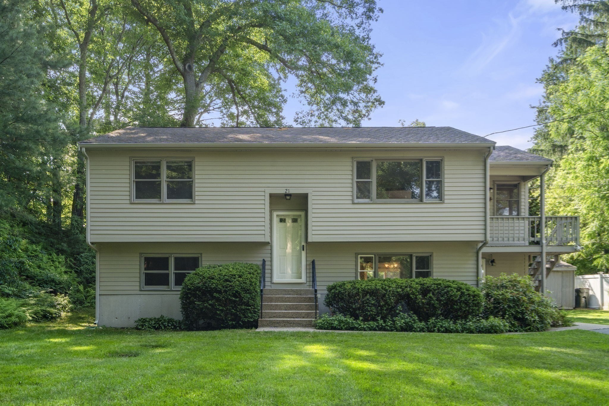 21 Andrews St, Bellingham, MA 02019