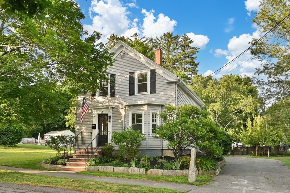 15 Clark St, Danvers, MA 01923