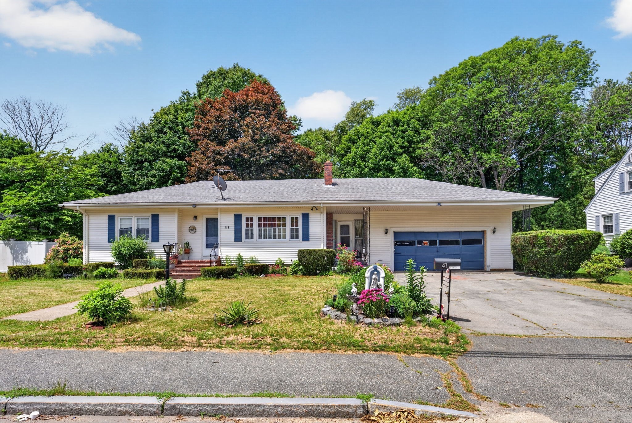 41 Rockland St, Brockton, MA 02301