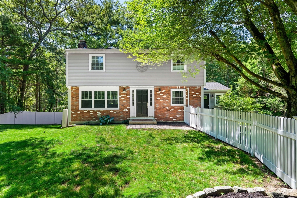 212 Common Ln, Beverly, MA Image 1