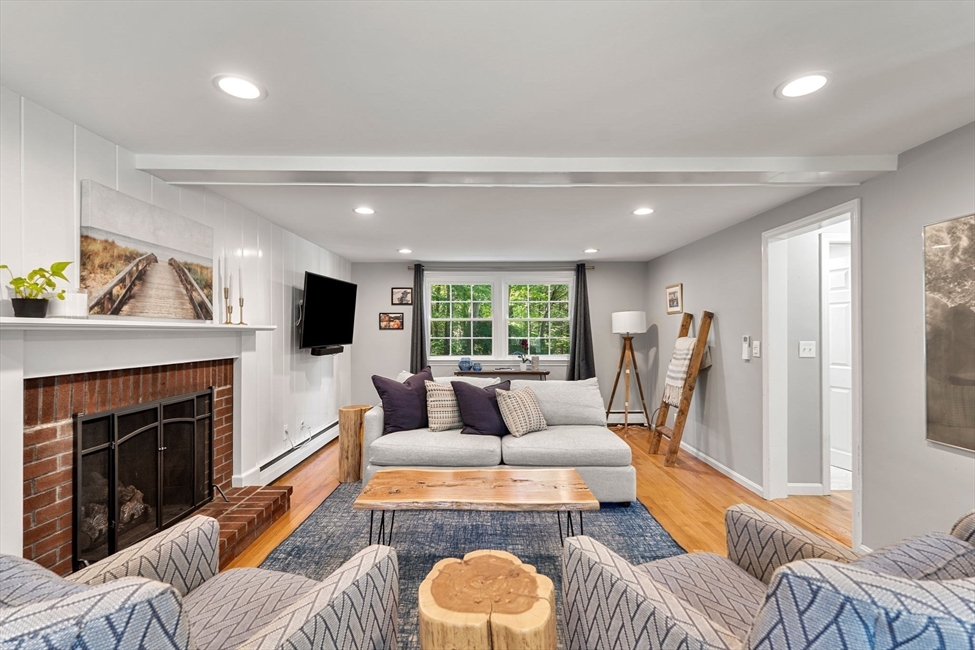 212 Common Ln, Beverly, MA Image 2