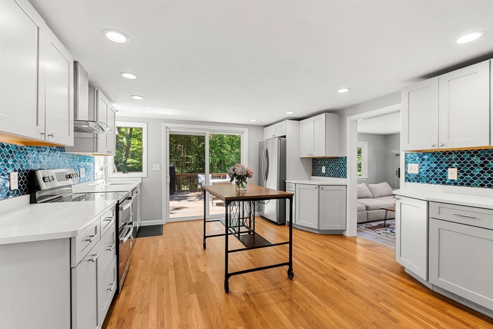 212 Common Ln, Beverly, MA Image 3