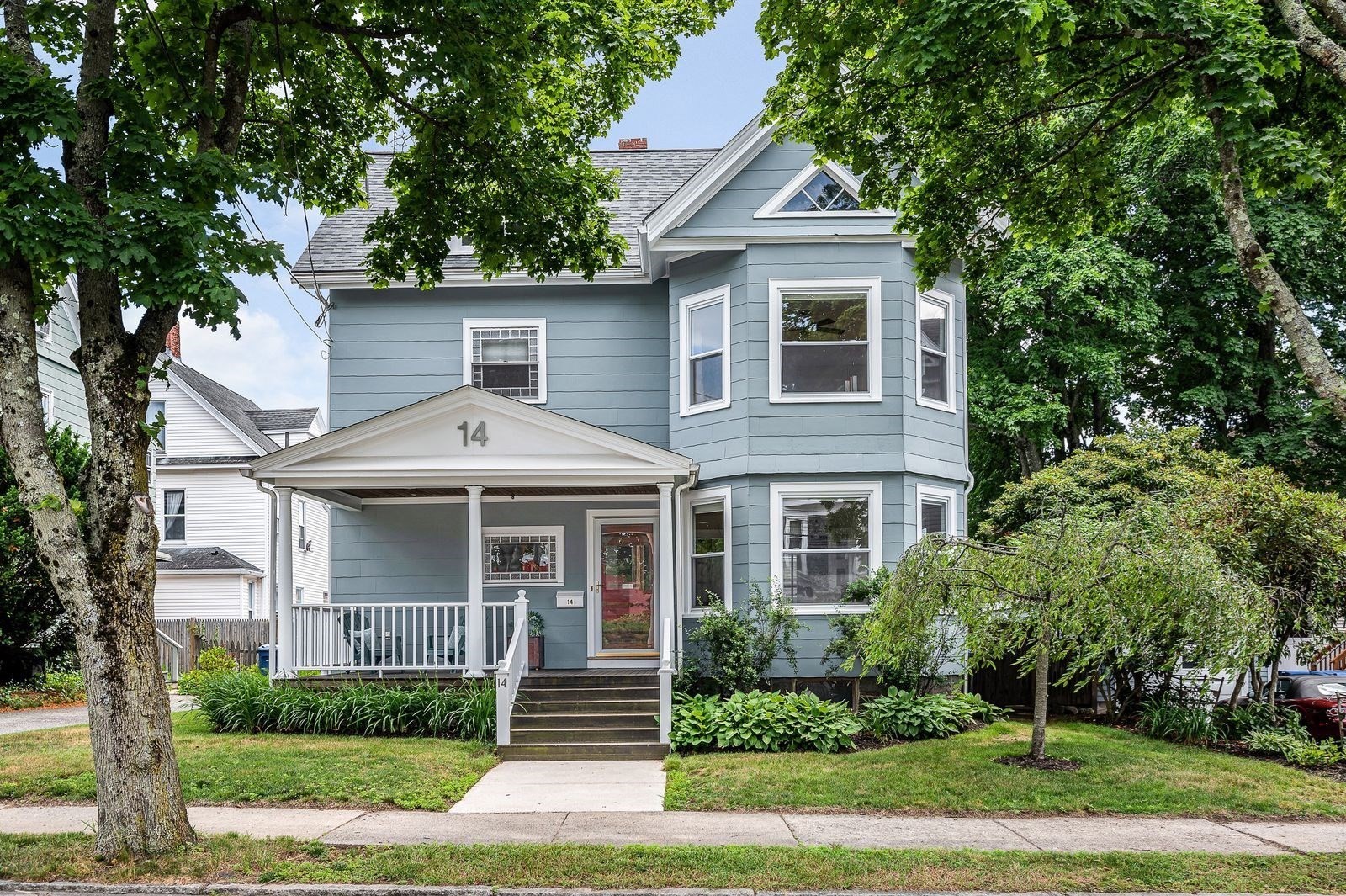 14 Richardson Ave, Wakefield, MA 01880
