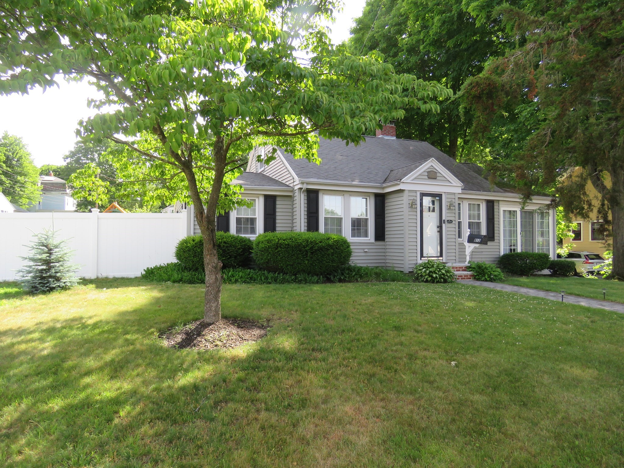 812 East St, Dedham, MA 02026 - Image 2