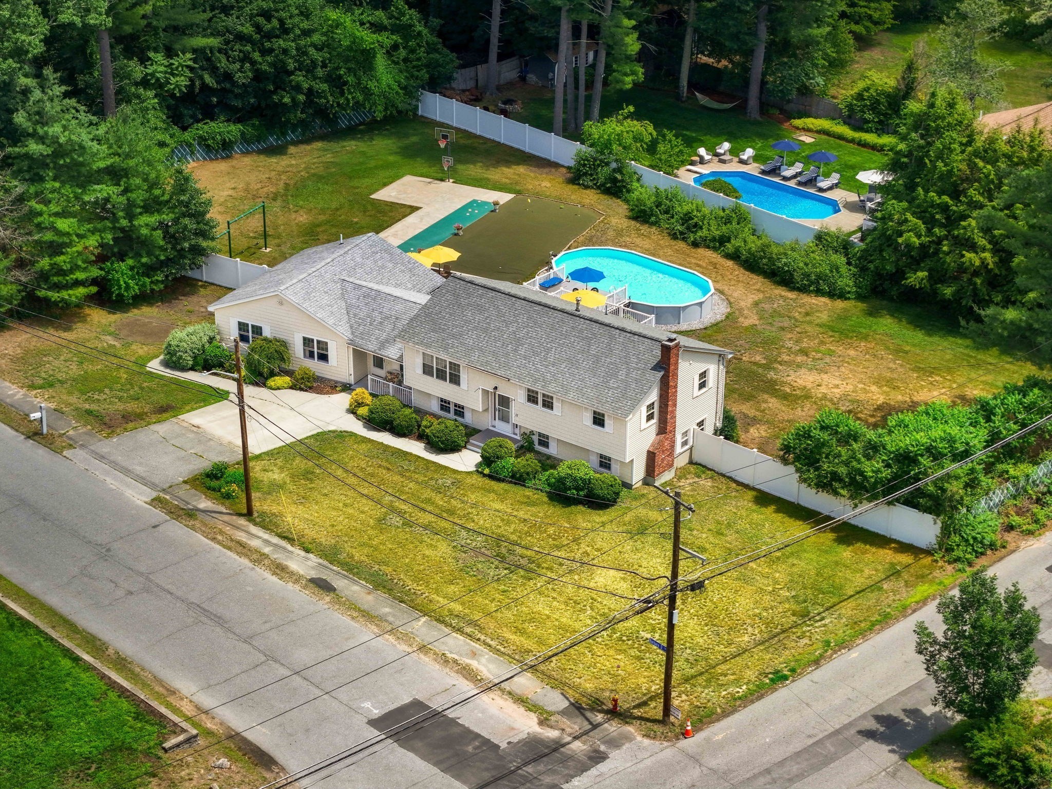 11 Barbara D Ln, Tewksbury, MA 01876