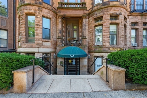 362-366 Commonwealth, Apt 4D