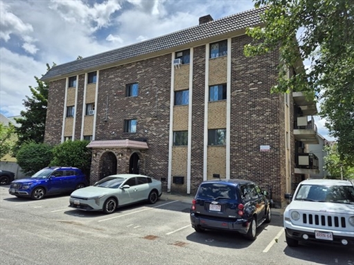 301 Lowell St, Apt 32