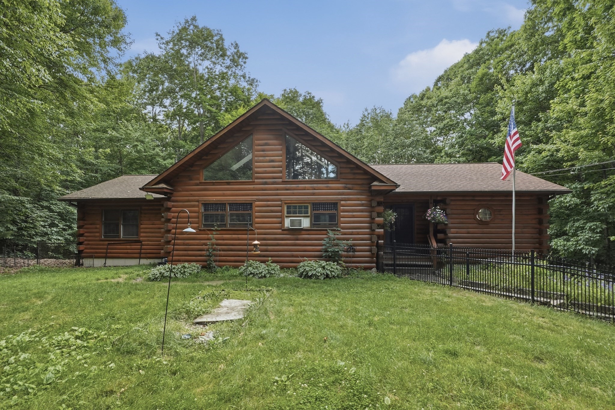 23 Lyman Barnes Road, Brimfield, MA 01010