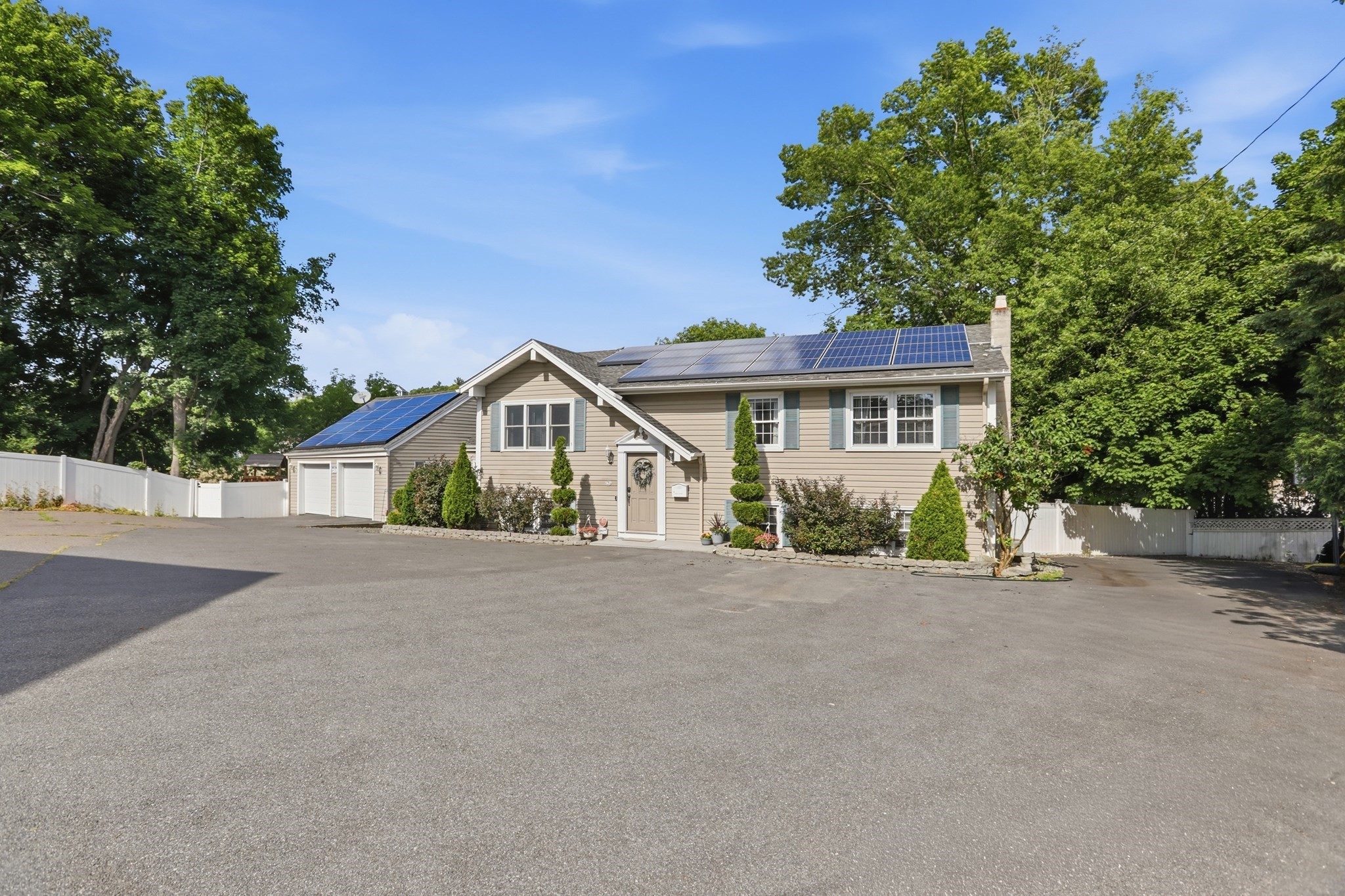 60 Jasper St, Saugus, MA 01906