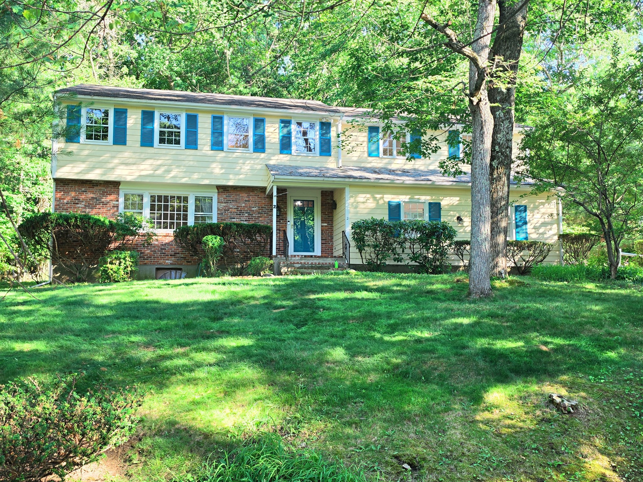2 William J Hts, Framingham, MA 01702