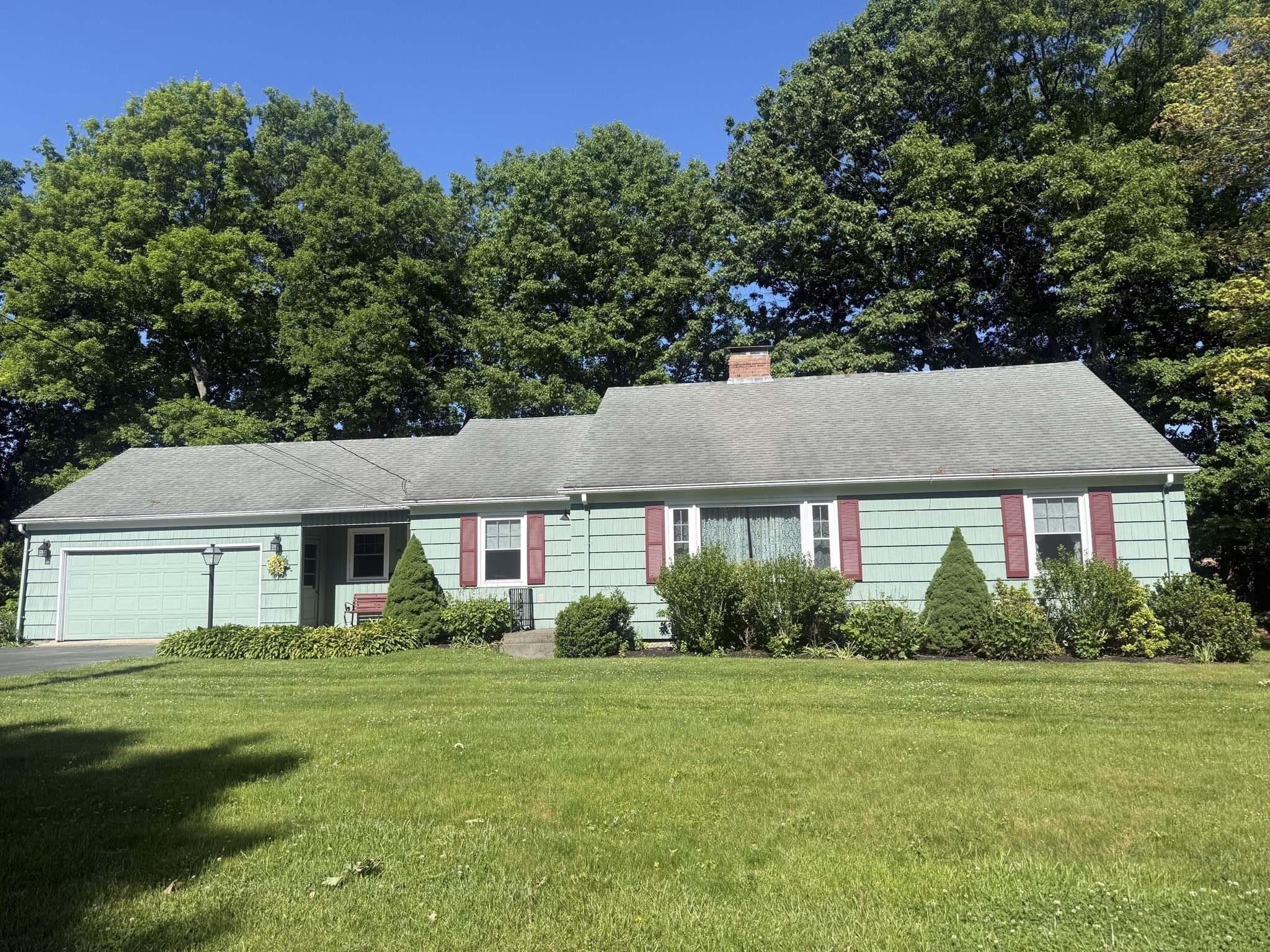 50 Edgewood Rd, Shrewsbury, MA 01545