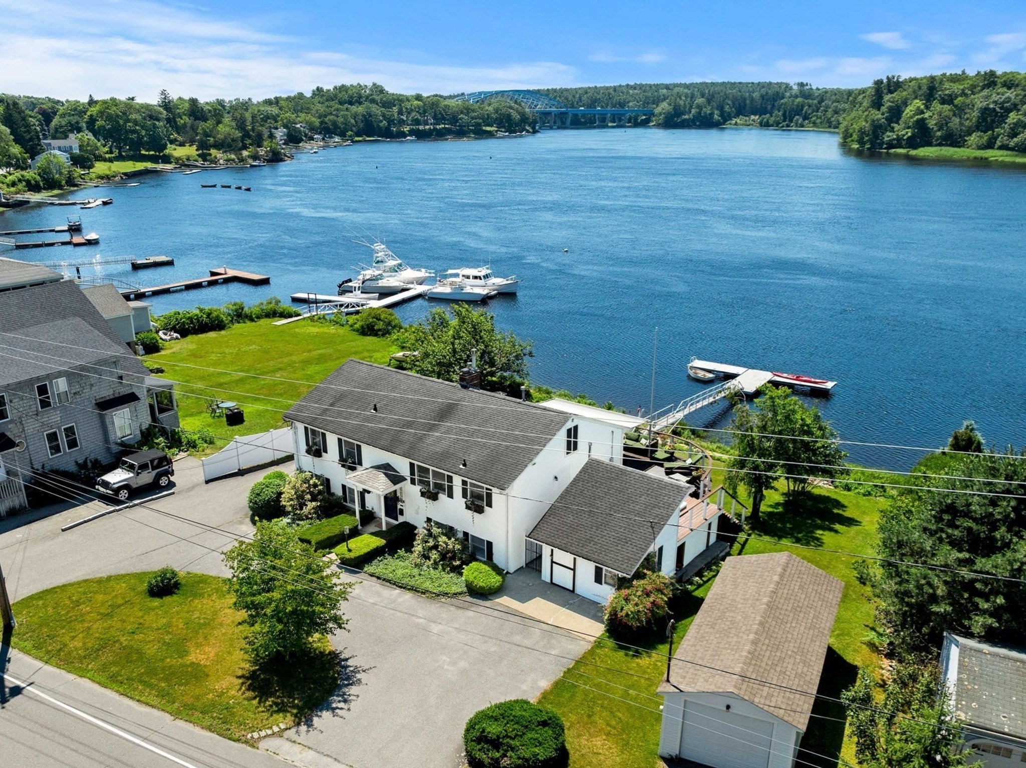 425 Main St, Amesbury, MA 01913