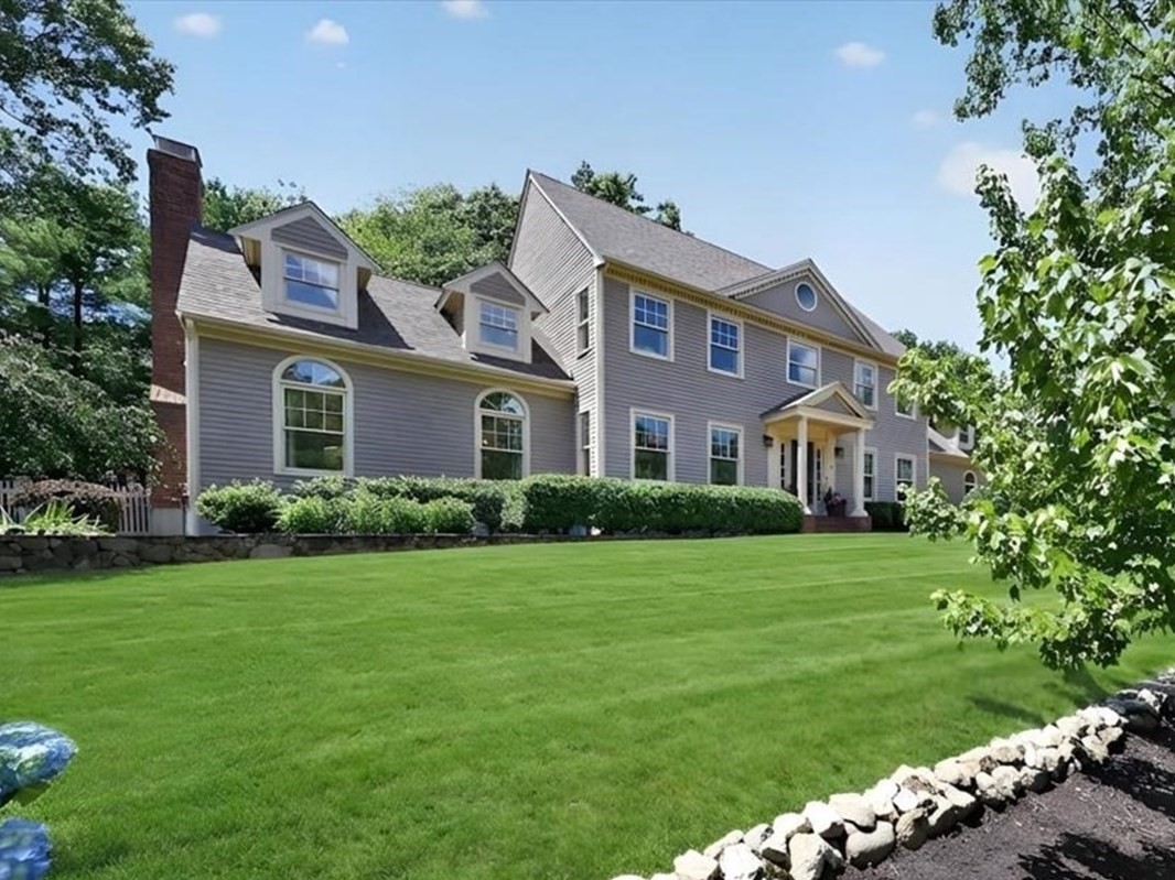 70 Holly Berry Lane, Hanover, MA 02339