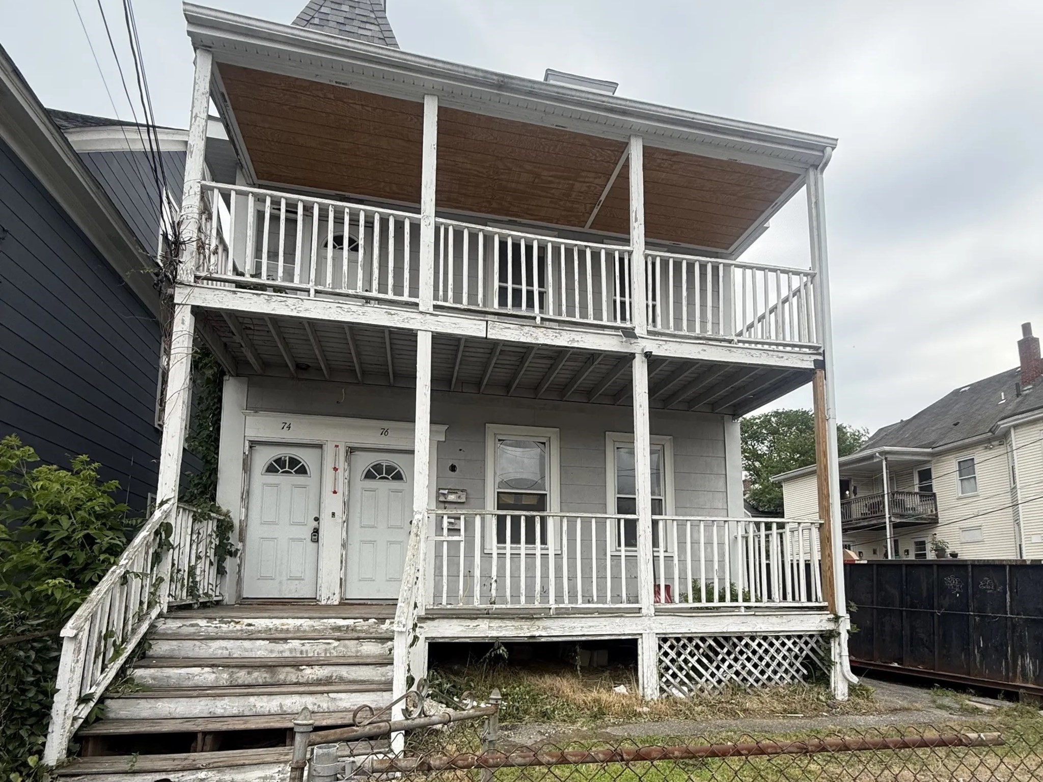 74 Walker St, Lowell, MA 01854