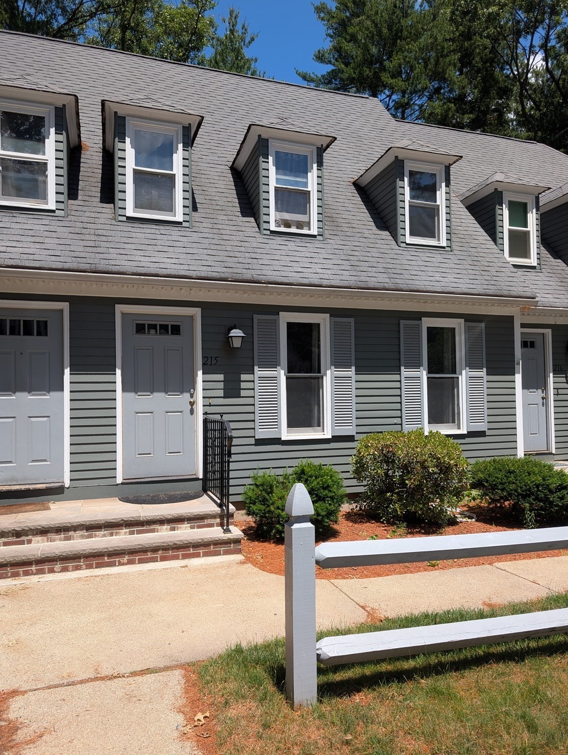 215 Wellman Ave Unit 215, Chelmsford, MA 01863
