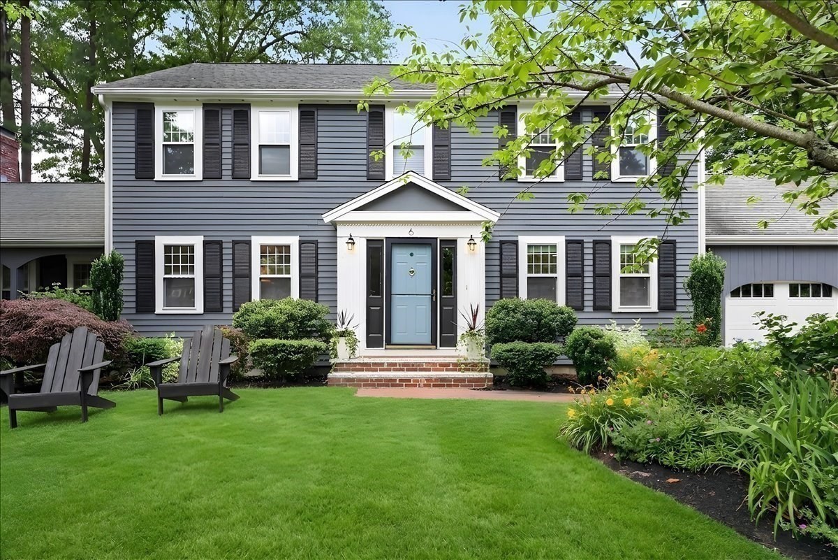 6 Blackhorse Ln, Hingham, MA 02043