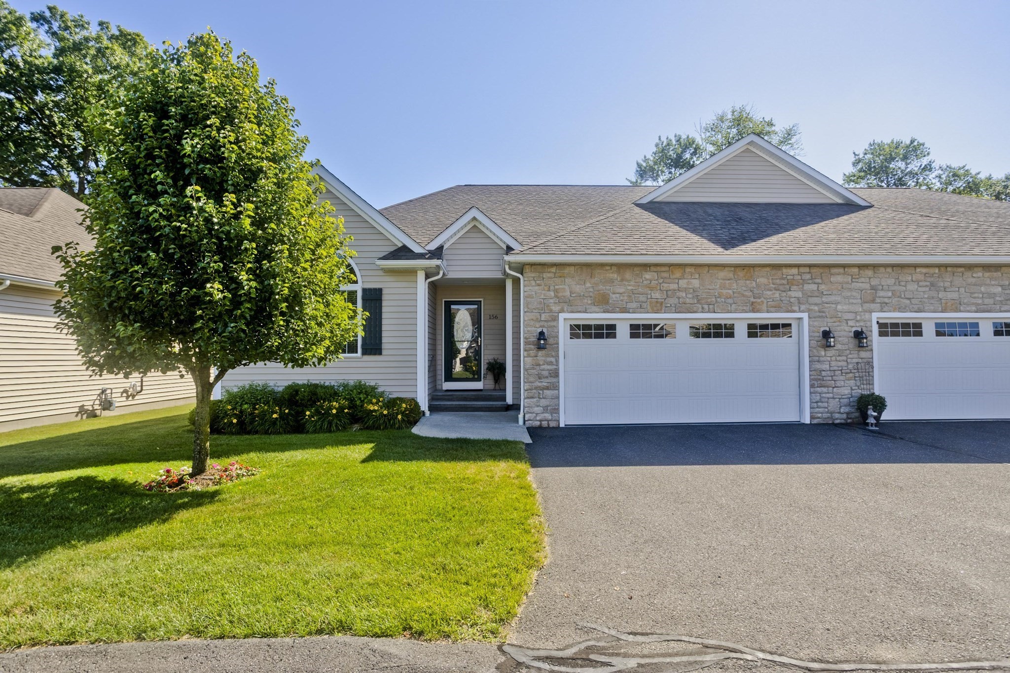156 Stonybrook Way Unit 156, South Hadley, MA 01075