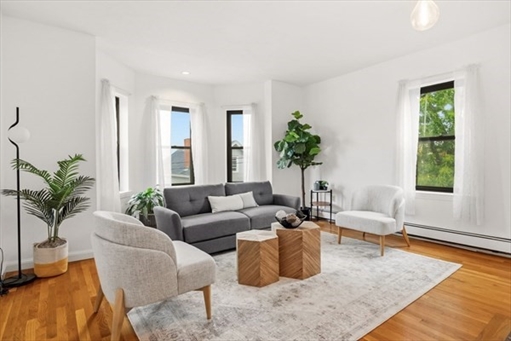 86 Walnut St, Apt 3
