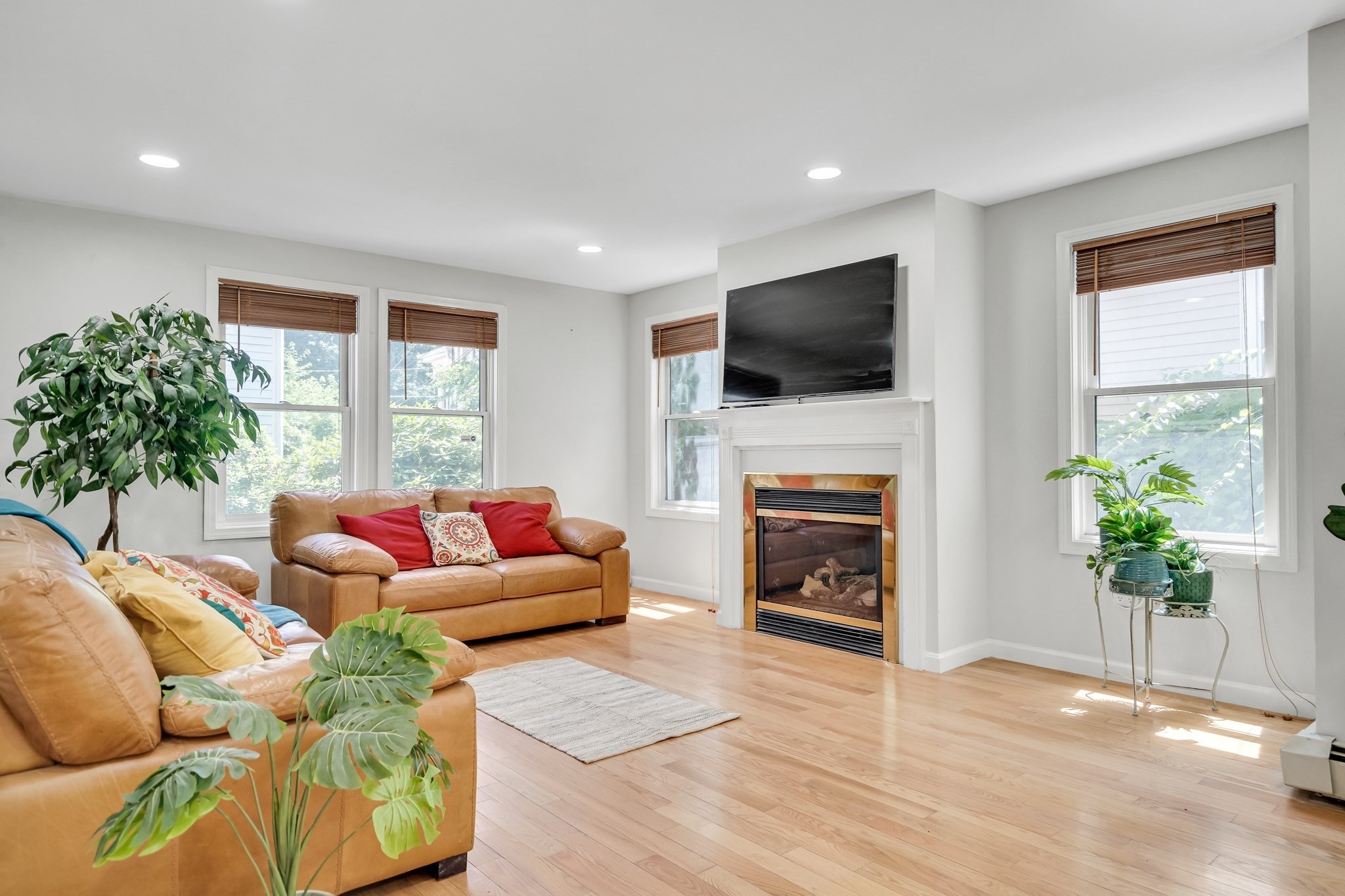 39 Hawthorne Unit 39, Fort Hill, Boston, MA 02119