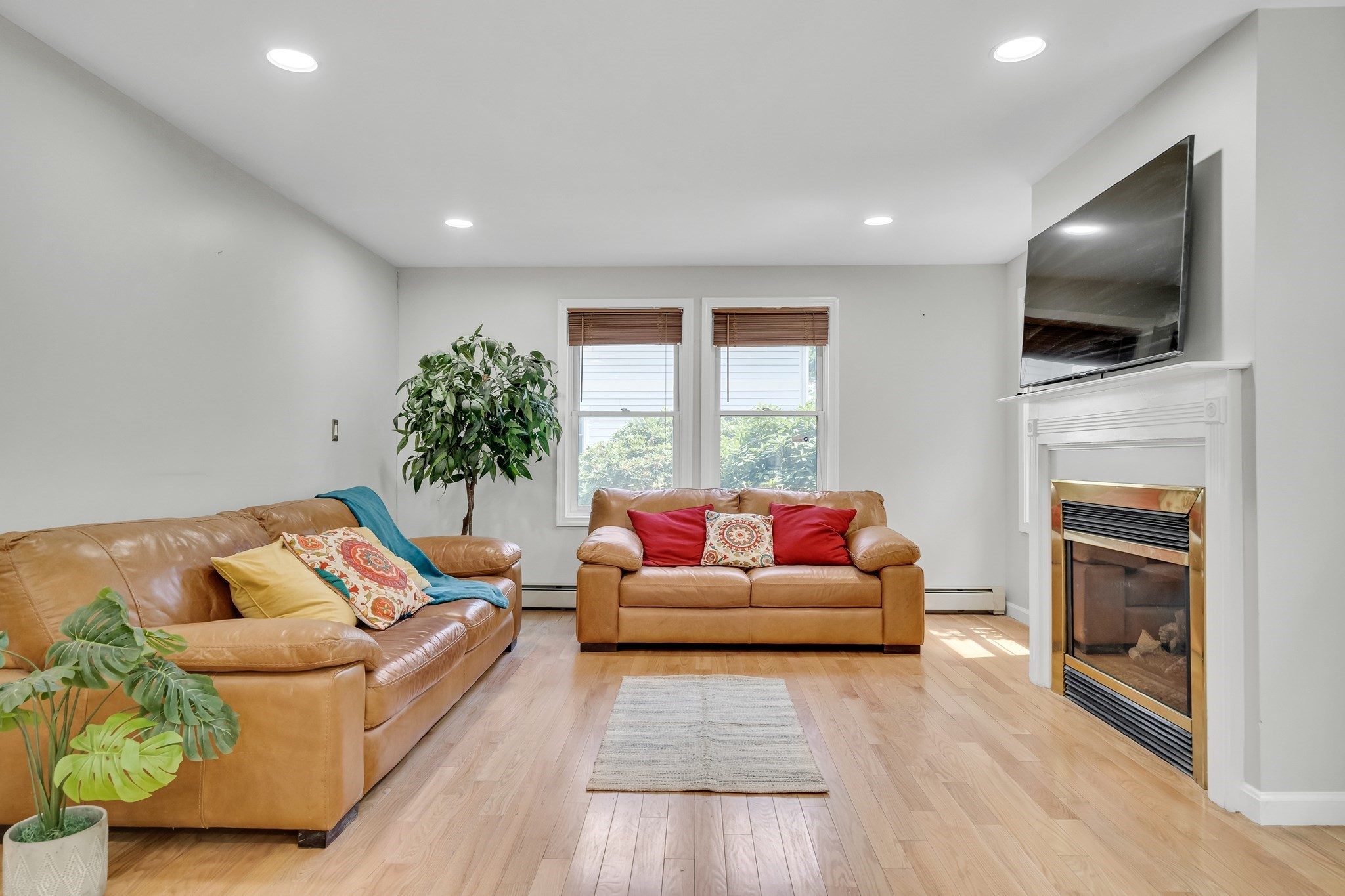 39 Hawthorne Unit 39, Fort Hill, Boston, MA 02119 - Image 2