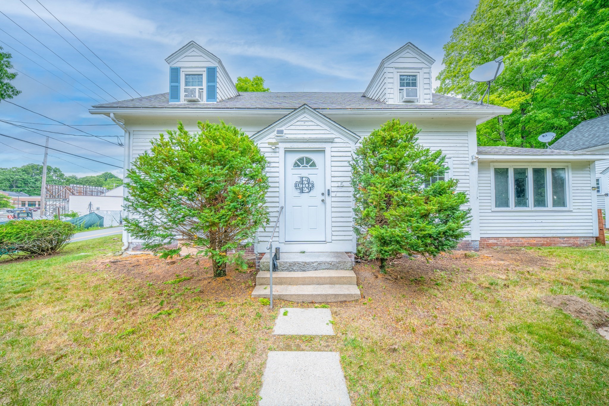 15 Pleasant St, Lunenburg, MA 01462