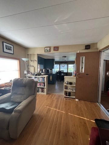8 Thunderbird Dr, Marlborough, MA 01752 - Image 4